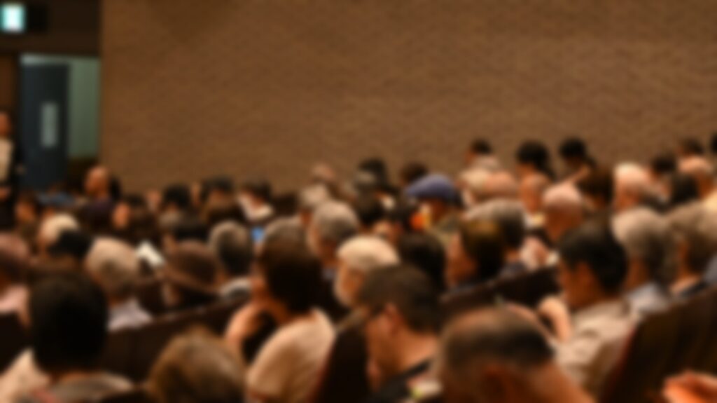 096_blurred
